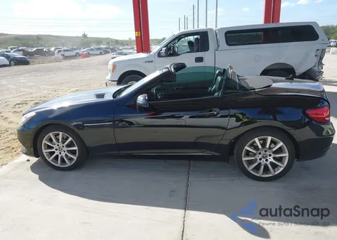 2019 Mercedes-Benz Slc 300 z USA, uszkodzony, nr VIN WDDPK3JA8KF162885